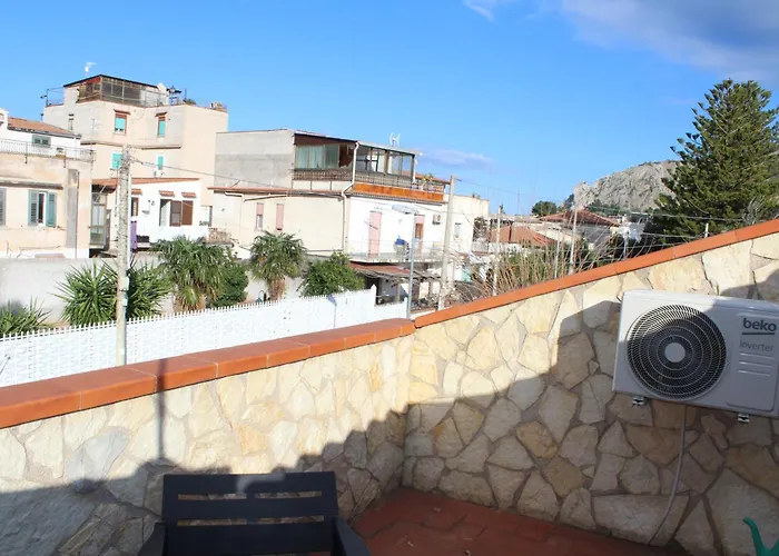 Semesterbostad Garden House Mondello